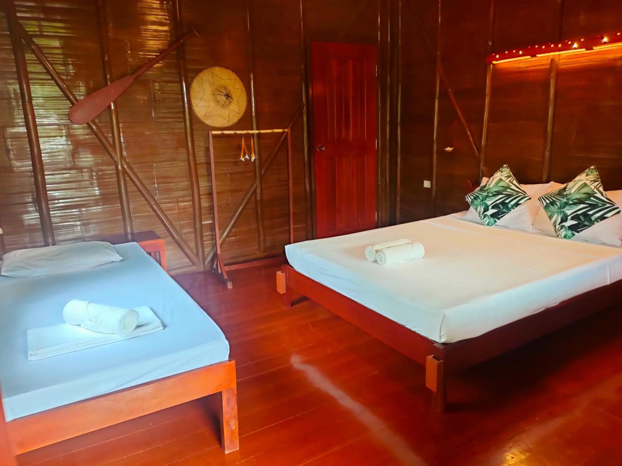 Winyanz Tambayan Tourist Inn Сикихор Номер фото